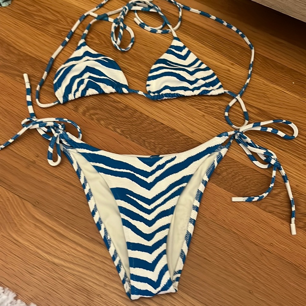 Triangl Vinca zebra